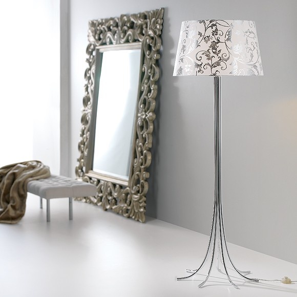 Candeeiro de Pé Alto